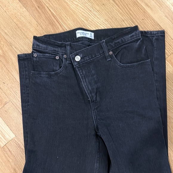Abercrombie & Fitch 90s Straight Ultra High Rise Jeans - Picture 3 of 4